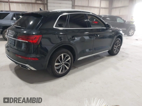2024 Audi Q5 S line Premium with VIN WA1GAAFY8R2022421, listed as a IAAI auction lot 41918026 with 22,333 mi miles and . Bid and sale history available at DreamBid. Image 4.