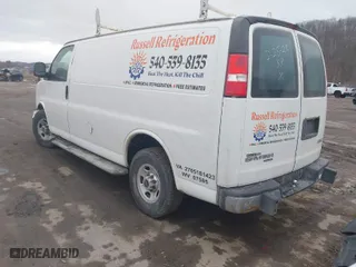 2015 GMC Savana Cargo Van with VIN 1GTW7FCF4F1904249, listed as a IAAI auction lot 41710471 with 178,930 mi miles. Bid and sale history available at carsss.com. Image 3.