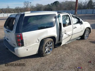 2011 GMC Yukon XL Denali with VIN 1GKS1MEFXBR362527, listed as a IAAI auction lot 41342493 with 227,251 mi miles. Bid and sale history available at carsss.com. Image 4.
