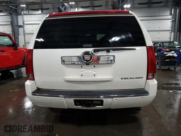 2008 Cadillac Escalade ESV with VIN 1GYFK66888R123602, listed as a Copart auction lot 50430385 with 302,214 mi miles and Clean title. Bid and sale history available at DreamBid. Image 6.