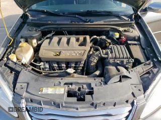 2013 Chrysler 200 Touring z VIN 1C3CCBBB5DN558082, wystawiony jako Copart lot #55348835 z przebiegiem 154 329 mil mil oraz Szkoda całkowita • Salvage title. Historia ofert i sprzedaży dostępna na DreamBid. Obrazek 11.