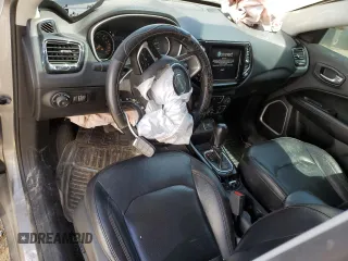 2019 Jeep Compass Limited z VIN 3C4NJCCB9KT664241, wystawiony jako Copart lot #50925025 z przebiegiem 132 986 mil mil oraz Szkoda całkowita • Salvage title. Historia ofert i sprzedaży dostępna na DreamBid. Obrazek 8.