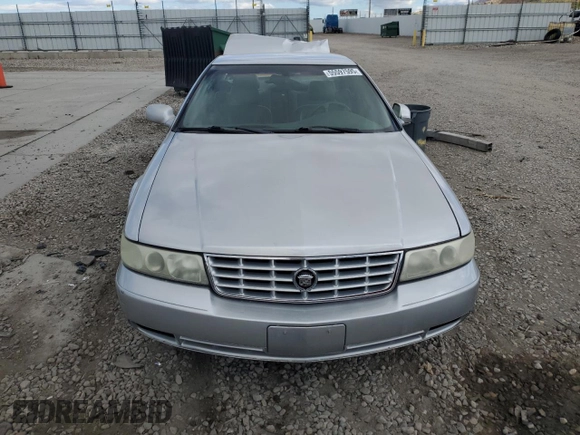 2003 Cadillac Seville Luxury SLS z VIN 1G6KS54Y53U262581, wystawiony jako Copart lot #55597595 z przebiegiem 80 832 mil mil oraz Szkoda całkowita • Salvage title. Historia ofert i sprzedaży dostępna na DreamBid. Obrazek 5.