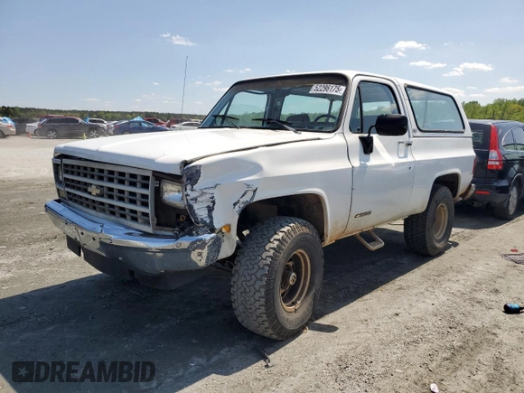 1990 Chevrolet Blazer z VIN 1GNEV18K5LF144221, wystawiony jako Copart lot #52296175 z przebiegiem 114 593 mil mil oraz Szkoda całkowita • Salvage title. Historia ofert i sprzedaży dostępna na DreamBid. Obrazek 1.