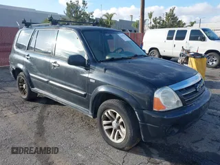 2006 Suzuki XL-7 Standard with VIN JS3TX92V564104539, listed as a IAAI auction lot 41493670 with 199,613 mi miles. Bid and sale history available at carsss.com. Image 1.