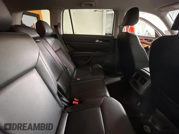 2019 Volkswagen Atlas SE z VIN 1V2WR2CA2KC522435, wystawiony jako Copart lot #53476545 z przebiegiem 154 951 mil mil oraz Czysty tytuł • Clean title. Historia ofert i sprzedaży dostępna na DreamBid. Obrazek 6.