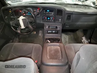 2004 Chevrolet Silverado 1500 with VIN 1GCEK19T74E215564, listed as a Copart auction lot 44769685 with 249,369 mi miles and Non Repairable. Bid and sale history available at DreamBid. Image 8.