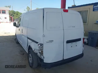 2016 Nissan NV200 S z VIN 3N6CM0KN2GK693003, wystawiony jako IAAI lot #41807204 z przebiegiem 132 868 mil mil oraz . Historia ofert i sprzedaży dostępna na DreamBid. Obrazek 3.