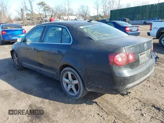 2008 Volkswagen Jetta SE z VIN 3VWRZ71K48M014558, wystawiony jako IAAI lot #41685615 z przebiegiem Nie podano mil oraz . Historia ofert i sprzedaży dostępna na DreamBid. Obrazek 3.
