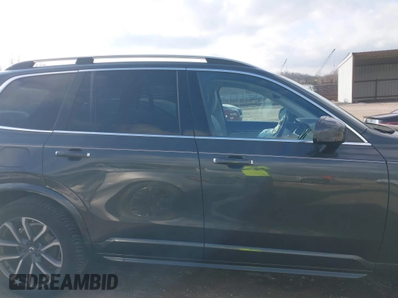 2018 Volvo XC90 Momentum with VIN YV4102PK4J1348626, listed as a IAAI auction lot 41478726 with 141,694 mi miles. Bid and sale history available at carsss.com. Image 13.