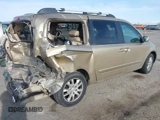 2006 Kia Sedona LX with VIN KNDMB233666040795, listed as a IAAI auction lot 41921051 with 200,410 mi miles and . Bid and sale history available at carsss.com. Image 4.