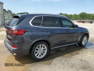 2019 BMW X5 xDrive40i with VIN 5UXCR6C53KLL02055, listed as a Copart auction lot 52218895 with 132,228 mi miles and Clean Title. Bid and sale history available at carsss.com. Image 3.
