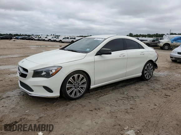 2018 Mercedes-Benz CLA 250 z VIN WDDSJ4EB7JN592630, wystawiony jako Copart lot #53271775 z przebiegiem 84 383 mil mil oraz Szkoda całkowita • Salvage title. Historia ofert i sprzedaży dostępna na DreamBid. Obrazek 1.