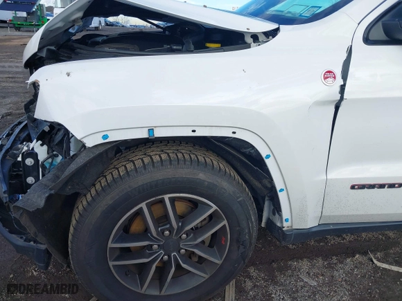 2019 Jeep Grand Cherokee Trailhawk with VIN 1C4RJFLG7KC697555, listed as a IAAI auction lot 41208149 with 78,599 mi miles. Bid and sale history available at carsss.com. Image 18.