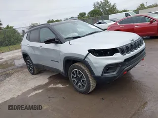 2024 Jeep Compass Trailhawk with VIN 3C4NJDDN4RT119637, listed as a IAAI auction lot 41613888 with 21,316 mi miles and . Bid and sale history available at DreamBid. Image 1.