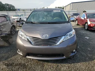 2013 Toyota Sienna XLE AAS z VIN 5TDYK3DCXDS297896, wystawiony jako Copart lot #57778165 z przebiegiem 239 360 mil mil oraz Szkoda całkowita • Salvage title. Historia ofert i sprzedaży dostępna na DreamBid. Obrazek 5.