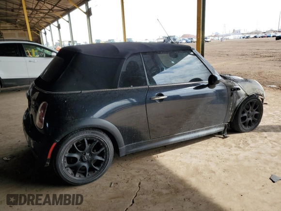 2007 MINI Convertible S z VIN WMWRH335X7TL94590, wystawiony jako Copart lot #49094295 z przebiegiem Nie podano mil oraz Szkoda całkowita • Salvage title. Historia ofert i sprzedaży dostępna na DreamBid. Obrazek 3.