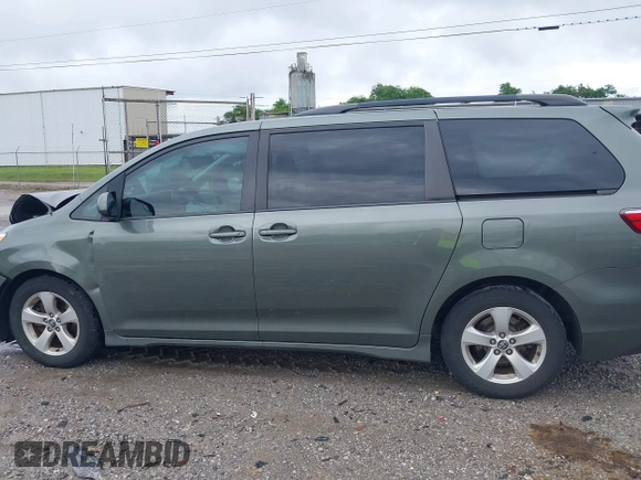 2018 Toyota Sienna LE Auto Access Seat с VIN 5TDKZ3DCXJS957822, выставлен на аукционе IAAI как лот 42367863 с пробегом 75 237 миль миль и . История ставок и продаж доступна на DreamBid. Изображение 14.