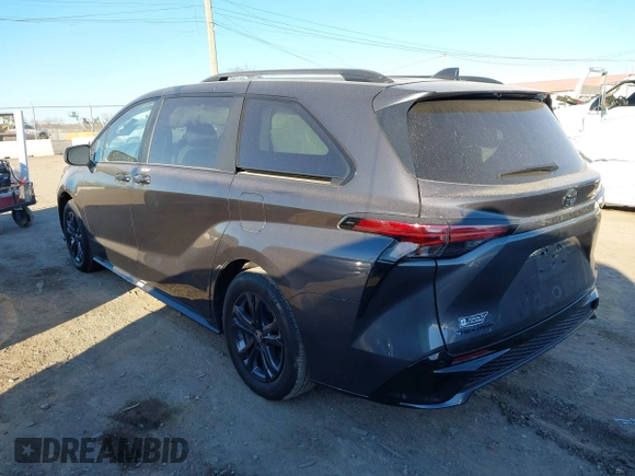 2025 Toyota Sienna XSE z VIN 5TDDSKFC7SS158263, wystawiony jako IAAI lot #41454280 z przebiegiem 8 408 mil mil oraz . Historia ofert i sprzedaży dostępna na DreamBid. Obrazek 14.