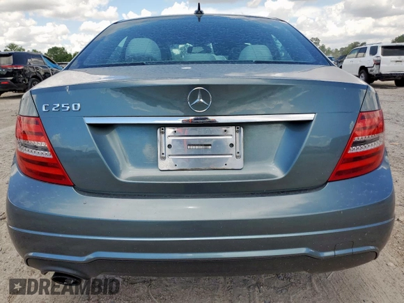 2012 Mercedes-Benz C 250 Sport z VIN WDDGF4HBXCA604105, wystawiony jako Copart lot #62192295 z przebiegiem 132 871 mil mil oraz Szkoda całkowita • Salvage title. Historia ofert i sprzedaży dostępna na DreamBid. Obrazek 6.