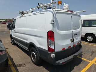 2016 Ford Transit с VIN 1FTYR1YM1GKB55547, выставлен на аукционе IAAI как лот 42515973 с пробегом 123 629 миль миль и . История ставок и продаж доступна на DreamBid. Изображение 17.