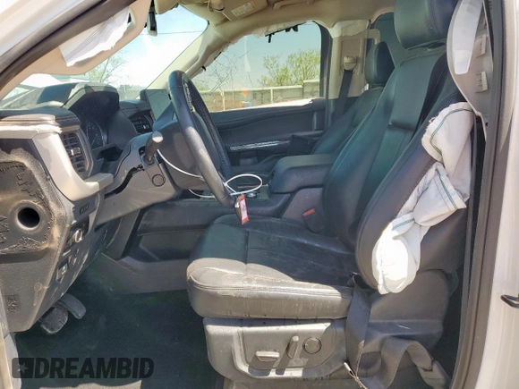 2024 Ford Expedition Max XLT с VIN 1FMJK1J80REA77729, выставлен на аукционе Copart как лот 57477565 с пробегом 20 697 миль миль и Списание • Salvage title. История ставок и продаж доступна на DreamBid. Изображение 7.