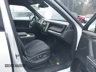 2025 Rivian R1S Adventure z VIN 7PDSGBBA3SN052257, wystawiony jako IAAI lot #41289615 z przebiegiem 2746 mil mil oraz . Historia ofert i sprzedaży dostępna na DreamBid. Obrazek 5.