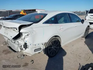 2019 Toyota Avalon XLE with VIN 4T1BZ1FB2KU008198, listed as a IAAI auction lot 41144894 with 90,477 mi miles. Bid and sale history available at carsss.com. Image 4.