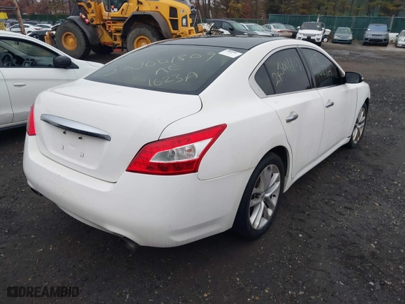 2009 Nissan Maxima 3.5 S with VIN 1N4AA51E79C841260, listed as a IAAI auction lot 41476162 with 999,999 mi miles. Bid and sale history available at carsss.com. Image 4.