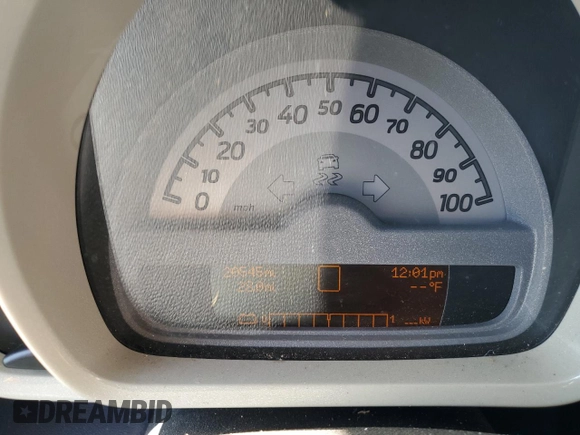 2014 Smart fortwo Passion z VIN WMEEJ9AA5EK778600, wystawiony jako Copart lot #70270444 z przebiegiem 20 545 mil mil oraz Tytuł czysty. Historia ofert i sprzedaży dostępna na DreamBid. Obrazek 9.