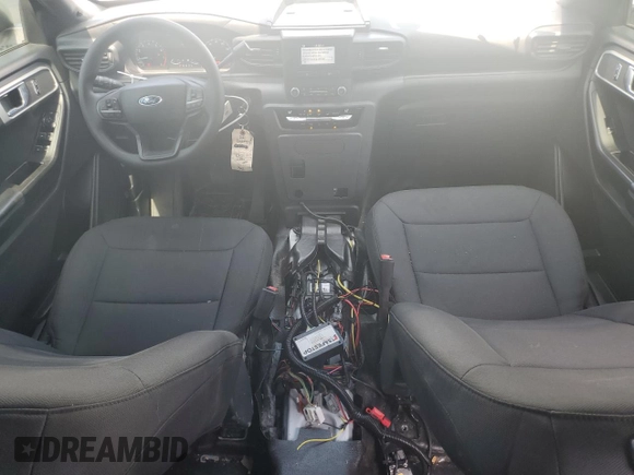 2021 Ford Police Interceptor Utility z VIN 1FM5K8AB4MGA46888, wystawiony jako Copart lot #53483365 z przebiegiem 81 293 mil mil oraz Nie do naprawy. Historia ofert i sprzedaży dostępna na DreamBid. Obrazek 8.