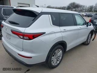 2024 Mitsubishi Outlander ES with VIN JA4J3UA86RZ007013, listed as a IAAI auction lot 41643993 with 106,572 mi miles. Bid and sale history available at carsss.com. Image 4.