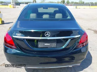 2019 Mercedes-Benz C 300 z VIN 55SWF8DB0KU307190, wystawiony jako IAAI lot #42064216 z przebiegiem 152 907 mil mil oraz . Historia ofert i sprzedaży dostępna na DreamBid. Obrazek 16.