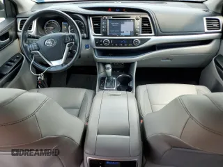 2018 Toyota Highlander Hybrid XLE with VIN 5TDJGRFH1JS038904, listed as a Copart auction lot 58176435 with 38,083 mi miles and Clean title. Bid and sale history available at DreamBid. Image 8.
