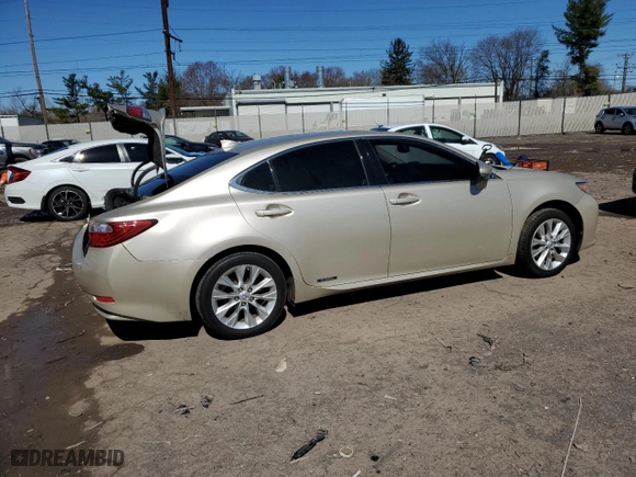 2015 Lexus ES 300h Hybrid with VIN JTHBW1GG6F2091500, listed as a Copart auction lot 50047665 with 146,141 mi miles and Salvage Title. Bid and sale history available at carsss.com. Image 3.