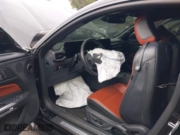 2024 Ford Mustang GT z VIN 1FA6P8CF5R5420461, wystawiony jako IAAI lot #42515797 z przebiegiem 28 636 mil mil oraz . Historia ofert i sprzedaży dostępna na DreamBid. Obrazek 19.