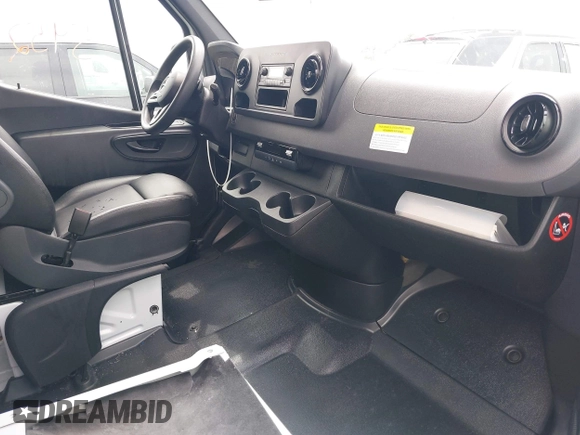 2020 Mercedes-Benz Sprinter Cargo Cargo with VIN W1Y40CHYXLT034958, listed as a IAAI auction lot 39915952 with 182,384 mi miles and . Bid and sale history available at carsss.com. Image 5.