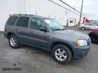 2005 Mazda Tribute i with VIN 4F2YZ02Z25KM56663, listed as a IAAI auction lot 42004224 with 108,804 mi miles. Bid and sale history available at carsss.com. Image 1.