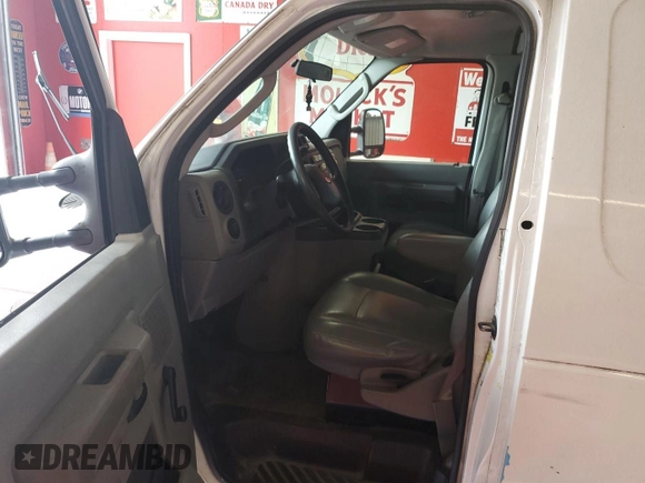 2012 Ford Econoline Cargo Recreational z VIN 1FTNE2EW6CDA56487, wystawiony jako IAAI lot #42851407 z przebiegiem 175 505 mil mil oraz . Historia ofert i sprzedaży dostępna na DreamBid. Obrazek 31.