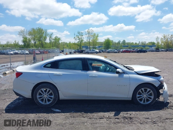 2018 Chevrolet Malibu LT z VIN 1G1ZD5ST7JF113869, wystawiony jako IAAI lot #42188467 z przebiegiem 104 531 mil mil oraz . Historia ofert i sprzedaży dostępna na DreamBid. Obrazek 13.
