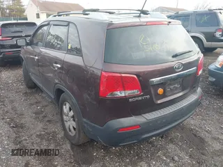 2012 Kia Sorento LX with VIN 5XYKTCA67CG279160, listed as a IAAI auction lot 41415081 with 999,999 mi miles. Bid and sale history available at carsss.com. Image 3.
