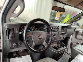 2018 Chevrolet Express Cargo with VIN 1GCWGAFP7J1198927, listed as a IAAI auction lot 42691823 with 115,294 mi miles and . Bid and sale history available at DreamBid. Image 26.