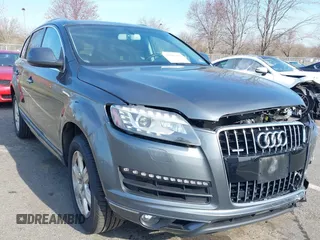 2015 Audi Q7 Premium Plus z VIN WA1LGAFE1FD027818, wystawiony jako IAAI lot #41902492 z przebiegiem 183 080 mil mil oraz . Historia ofert i sprzedaży dostępna na DreamBid. Obrazek 1.