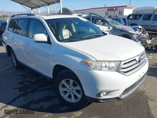 2013 Toyota Highlander with VIN 5TDZK3EH4DS110912, listed as a IAAI auction lot 41369190 with 183,753 mi miles. Bid and sale history available at carsss.com. Image 1.
