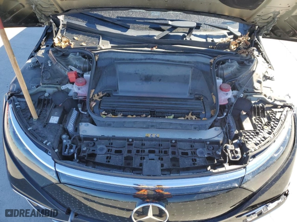 2022 Mercedes-Benz EQS with VIN W1KCG2DB1NA005165, listed as a Copart auction lot 89019935 with NaN miles and Salvage Title. Bid and sale history available at carsss.com. Image 11.