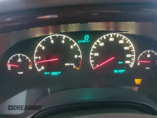 2001 Cadillac DeVille DHS z VIN 1G6KE57Y41U150631, wystawiony jako Copart lot #61805295 z przebiegiem 96 158 mil mil oraz Czysty tytuł • Clean title. Historia ofert i sprzedaży dostępna na DreamBid. Obrazek 9.