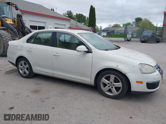 2008 Volkswagen Jetta SE with VIN 3VWRZ81K08M093880, listed as a IAAI auction lot 42273895 with 266,962 mi miles and . Bid and sale history available at DreamBid. Image 14.