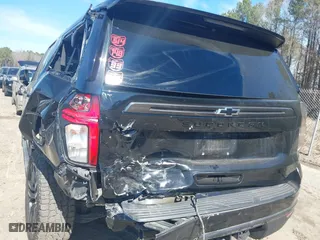 2022 Chevrolet Suburban Z71 with VIN 1GNSKDKD5NR110949, listed as a IAAI auction lot 41556533 with 68,141 mi miles. Bid and sale history available at carsss.com. Image 18.