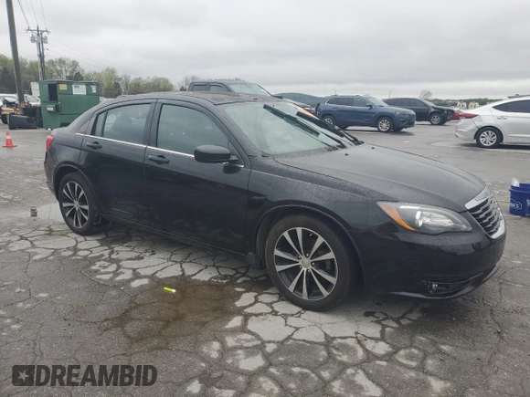 2014 Chrysler 200 Touring z VIN 1C3CCBBG2EN115496, wystawiony jako Copart lot #52072635 z przebiegiem 131 473 mil mil oraz Szkody całkowita. Historia ofert i sprzedaży dostępna na DreamBid. Obrazek 4.