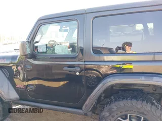 2018 Jeep Wrangler Rubicon z VIN 1C4HJXCG9JW193703, wystawiony jako IAAI lot #42065185 z przebiegiem 61 518 mil mil oraz . Historia ofert i sprzedaży dostępna na DreamBid. Obrazek 14.